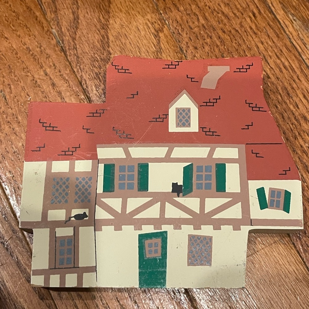 Cat’s Meow 1994 Nursery Rhyme Series Crooked House
